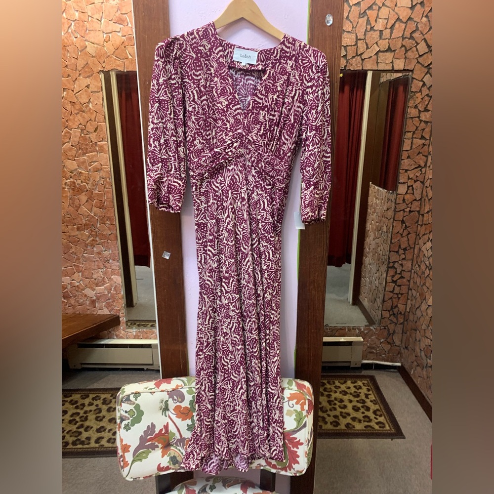 Looks perfect looks new Elegant Red Patterned Dress